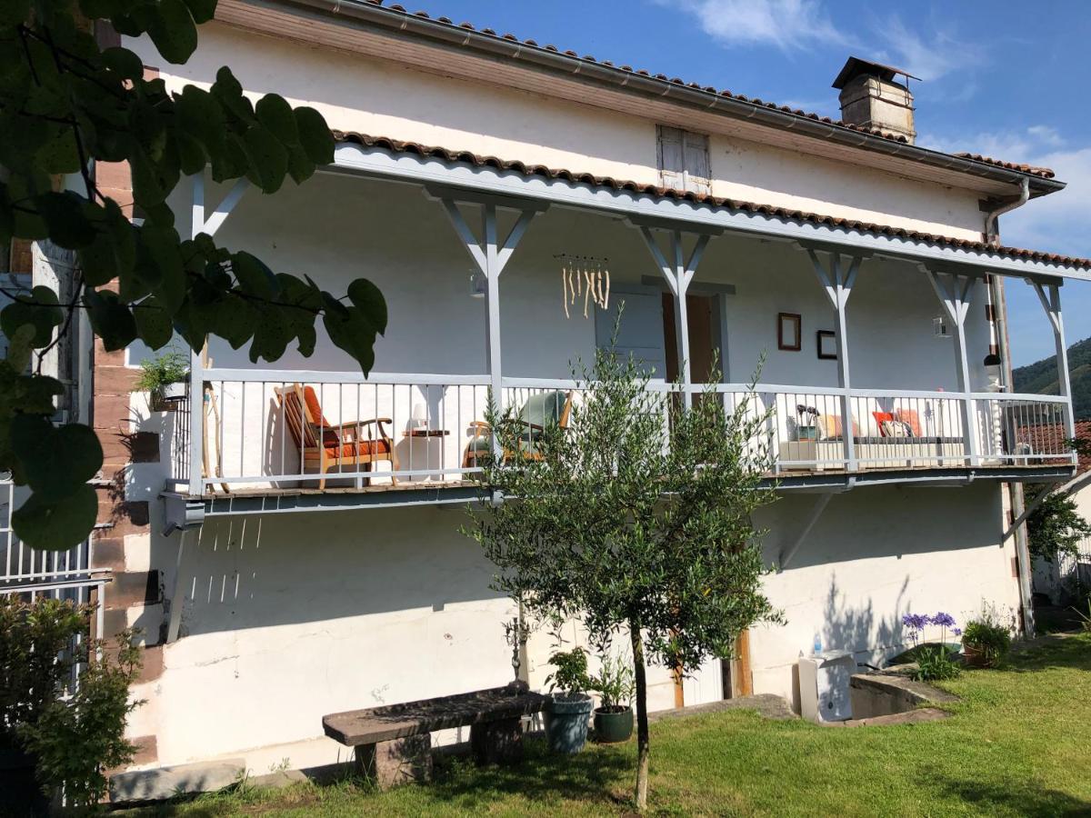 Maison D'Hotes Larraldia Uhart-Cize Bagian luar foto
