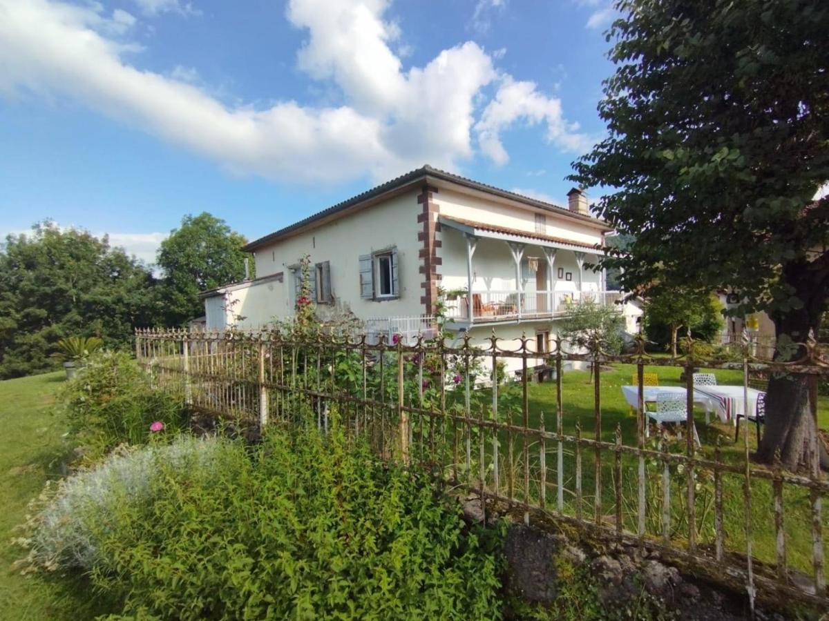 Maison D'Hotes Larraldia Uhart-Cize Bagian luar foto