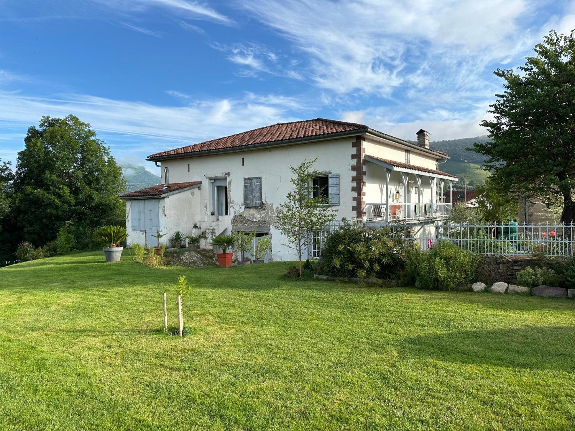 Maison D'Hotes Larraldia Uhart-Cize Bagian luar foto